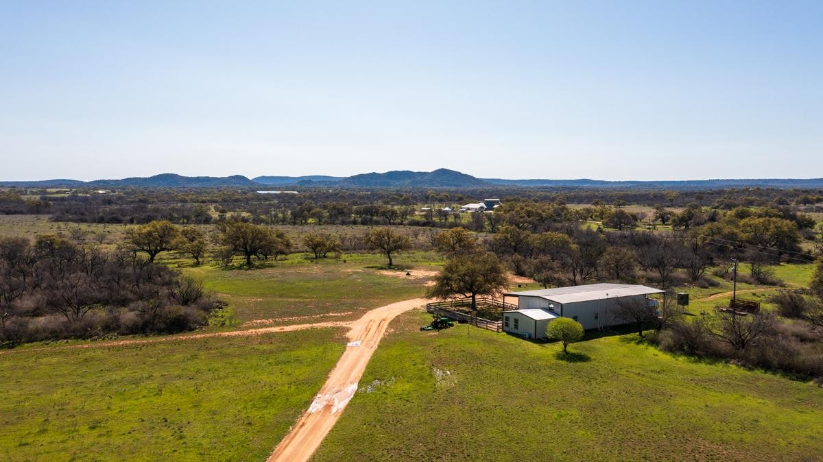20 Ac. Barndominium & Oatman Creek - Texas Alliance of Land Brokers