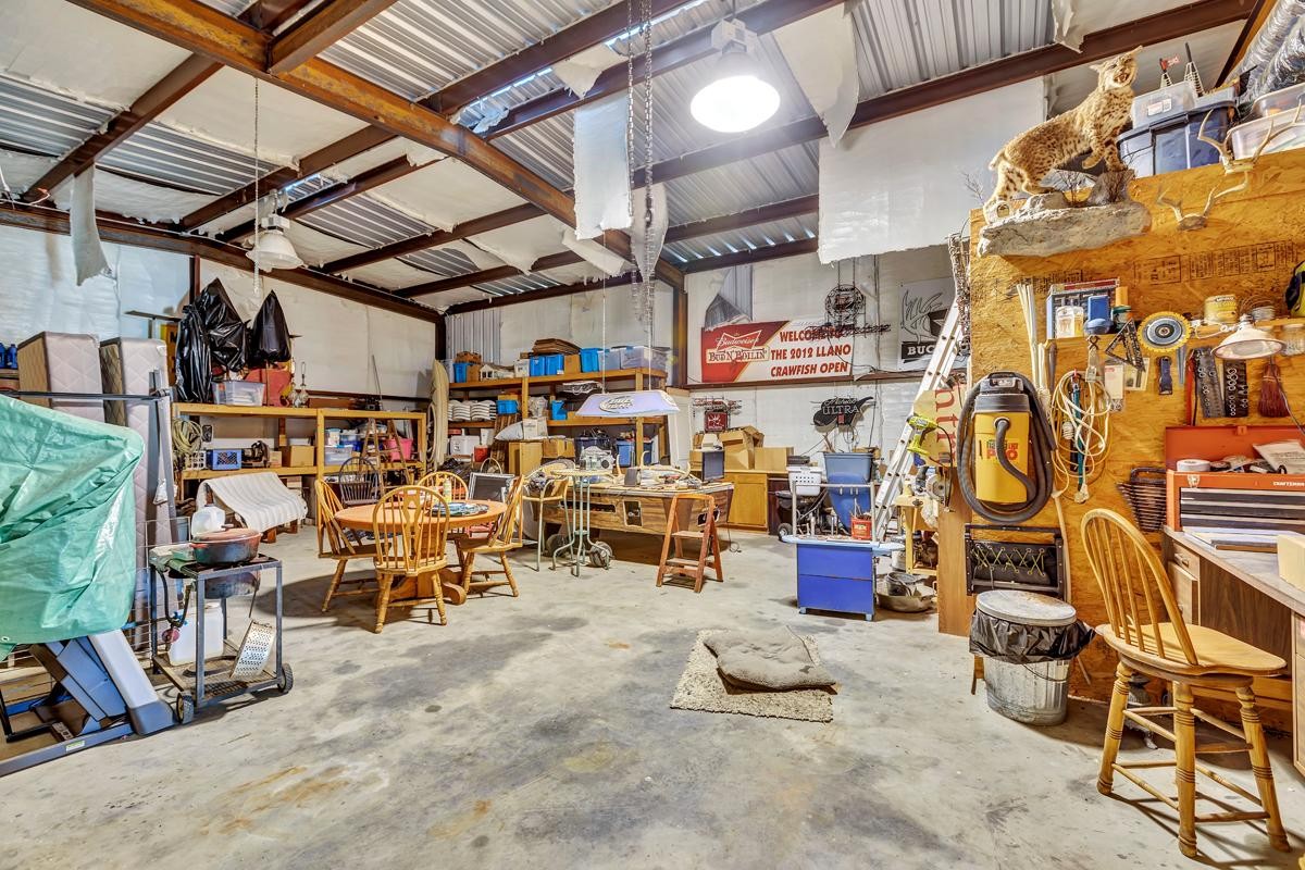 20 Ac. Barndominium & Oatman Creek - Texas Alliance of Land Brokers