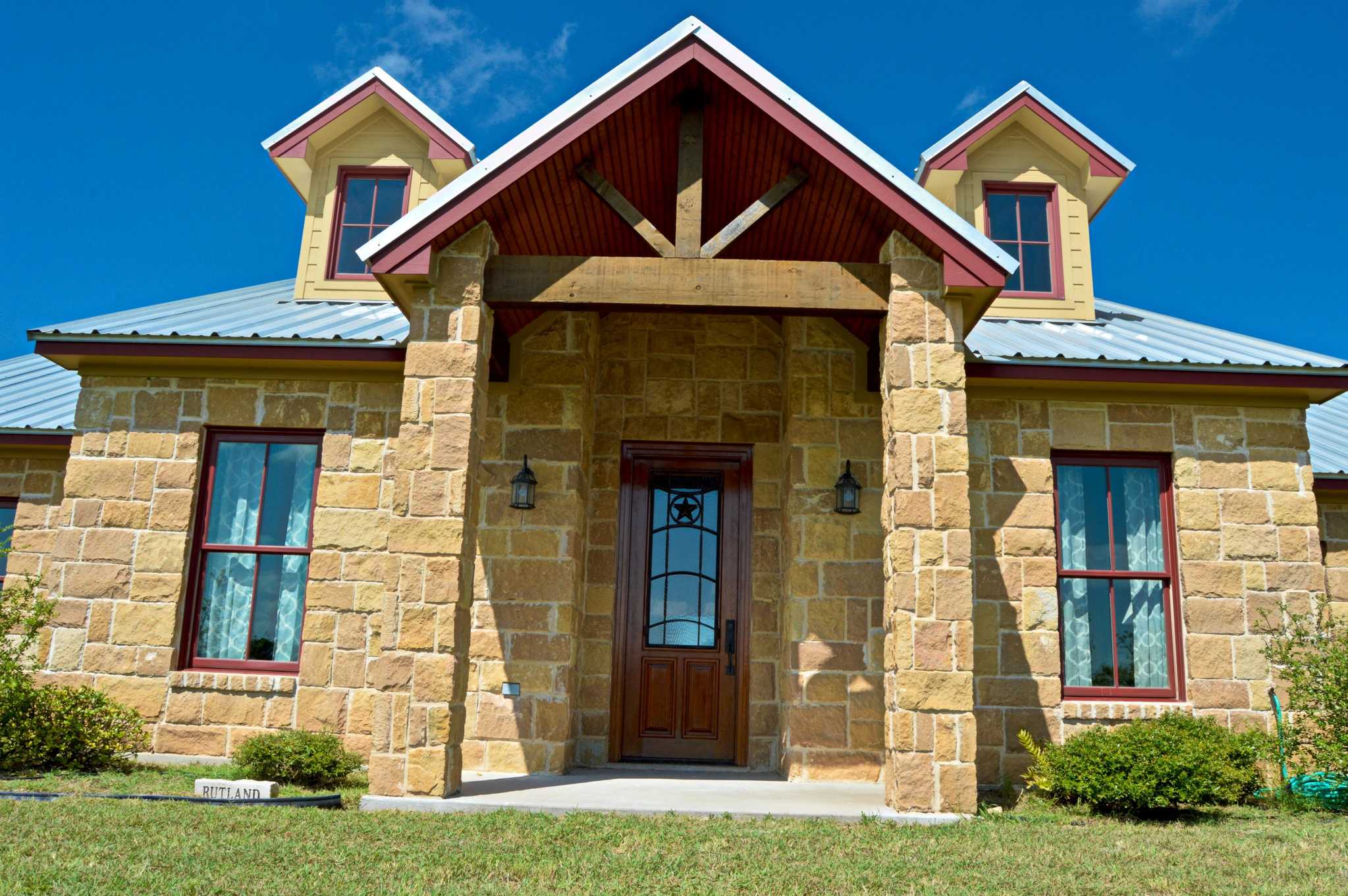 LAMPASAS 40 ACRE STONE HOME