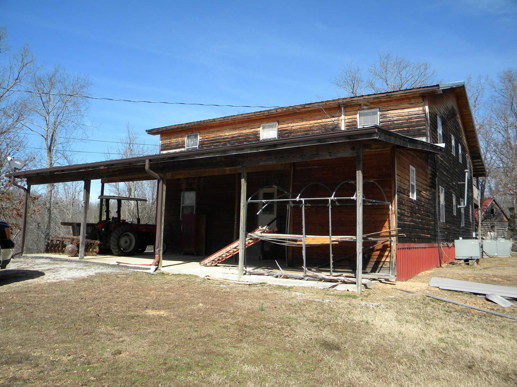 100 acres in Perry County, Tennessee