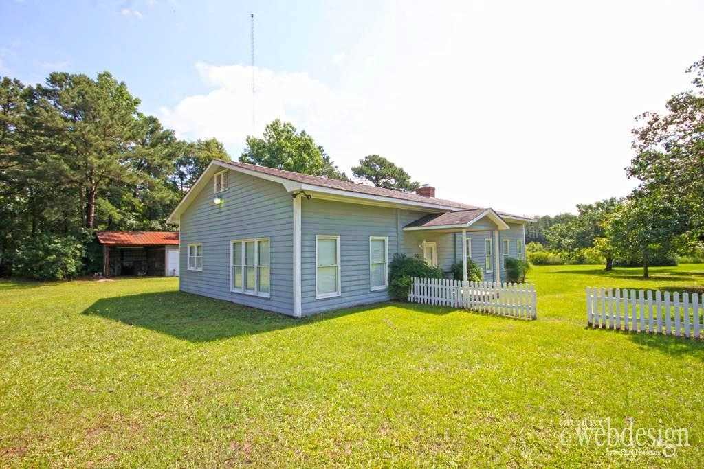 BEAUTIFUL FARM HOUSE ON 9+ ACRES 2512 ELKO ROAD ELKO, GA 31025