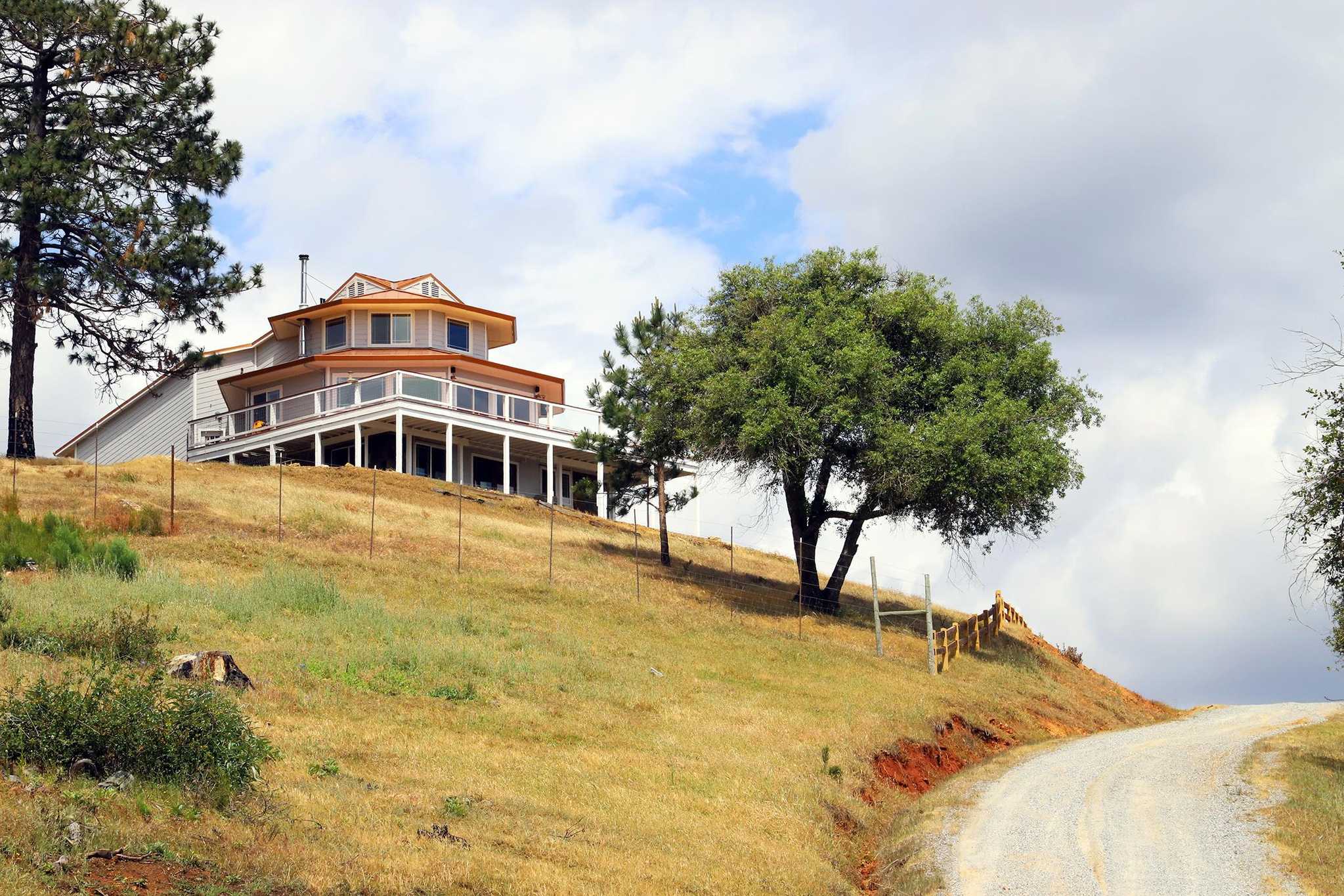 Custom Hilltop home 45+ acres with 2 and home Cottage