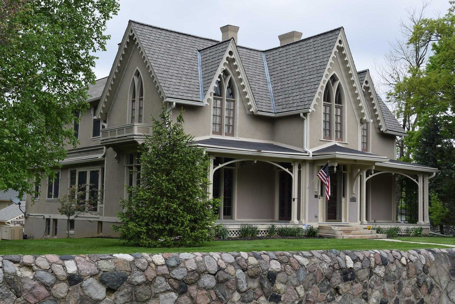 Historic Home Auction with 5 Tracts For Sale in Tiffin, OH