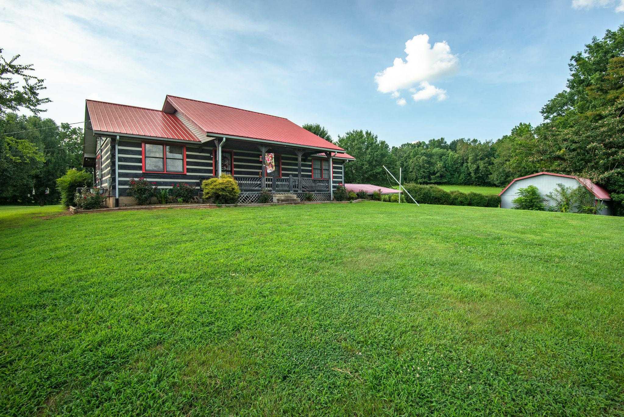 5 acres in Dickson County, Tennessee