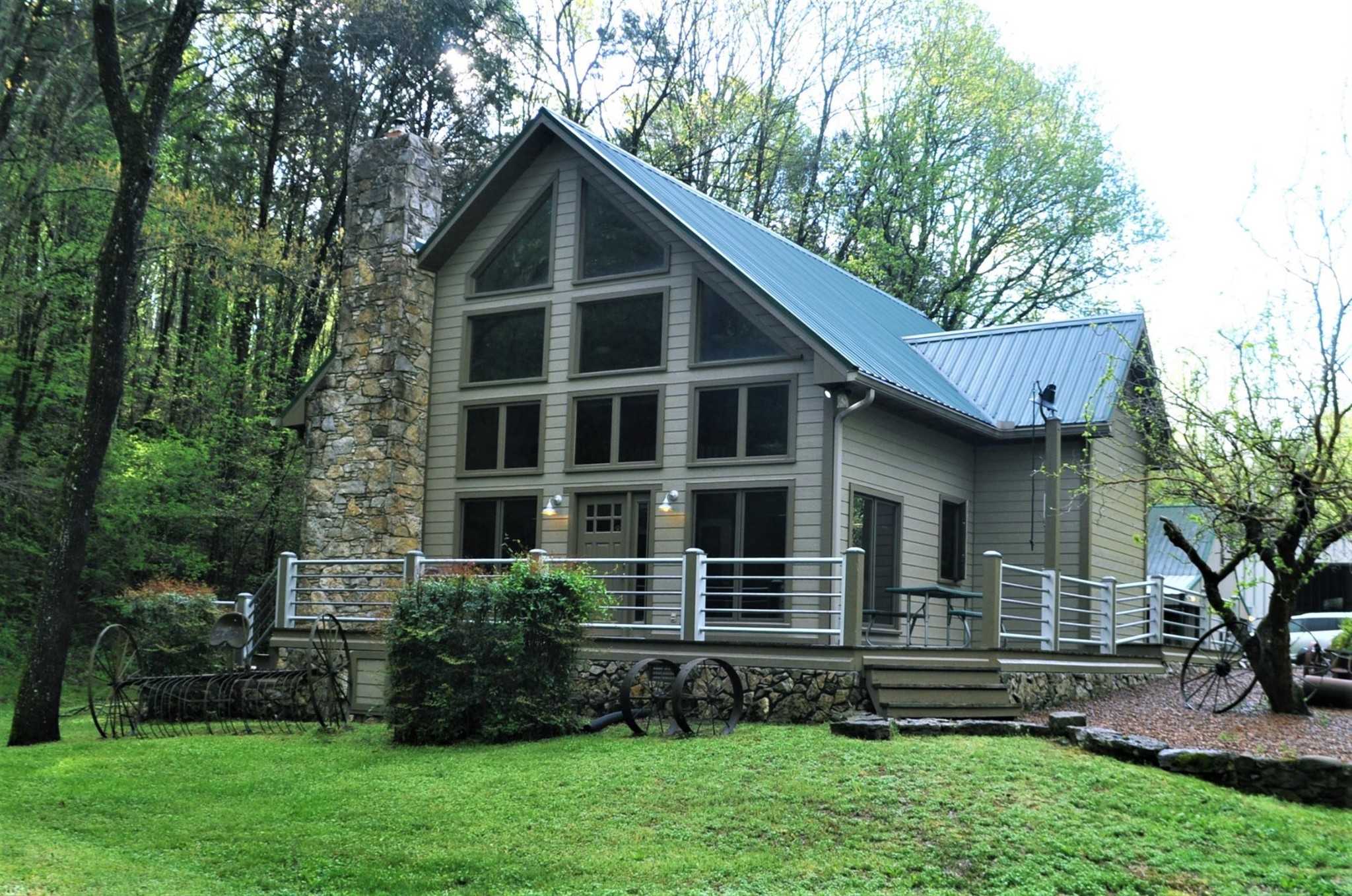 300 acres in Perry County, Tennessee