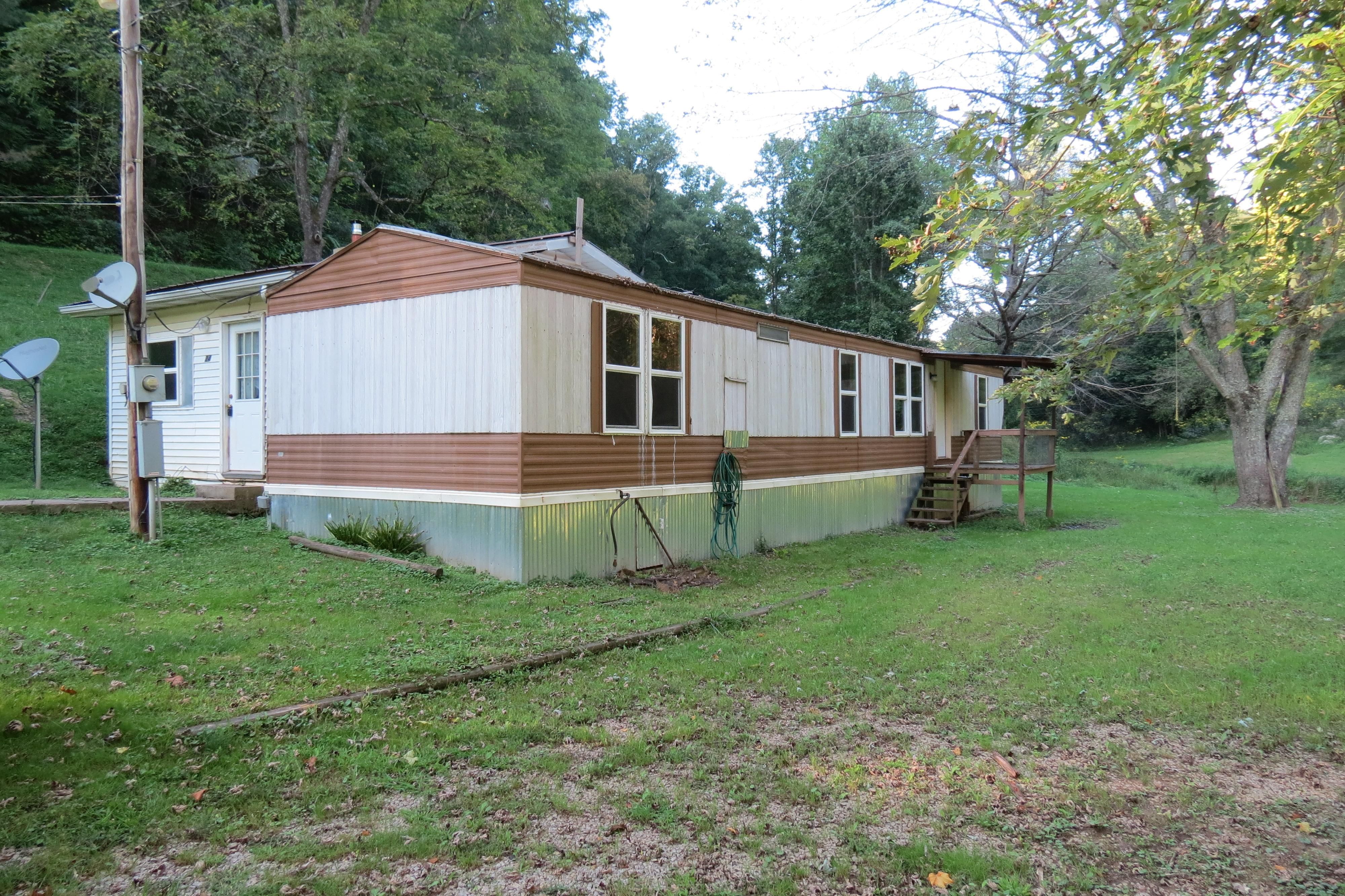 7.61 acres in Roane County, West Virginia