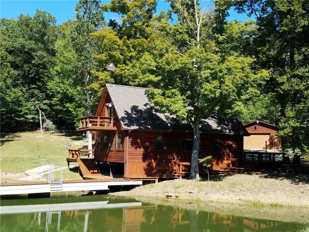 371 acres in Jackson County, Indiana