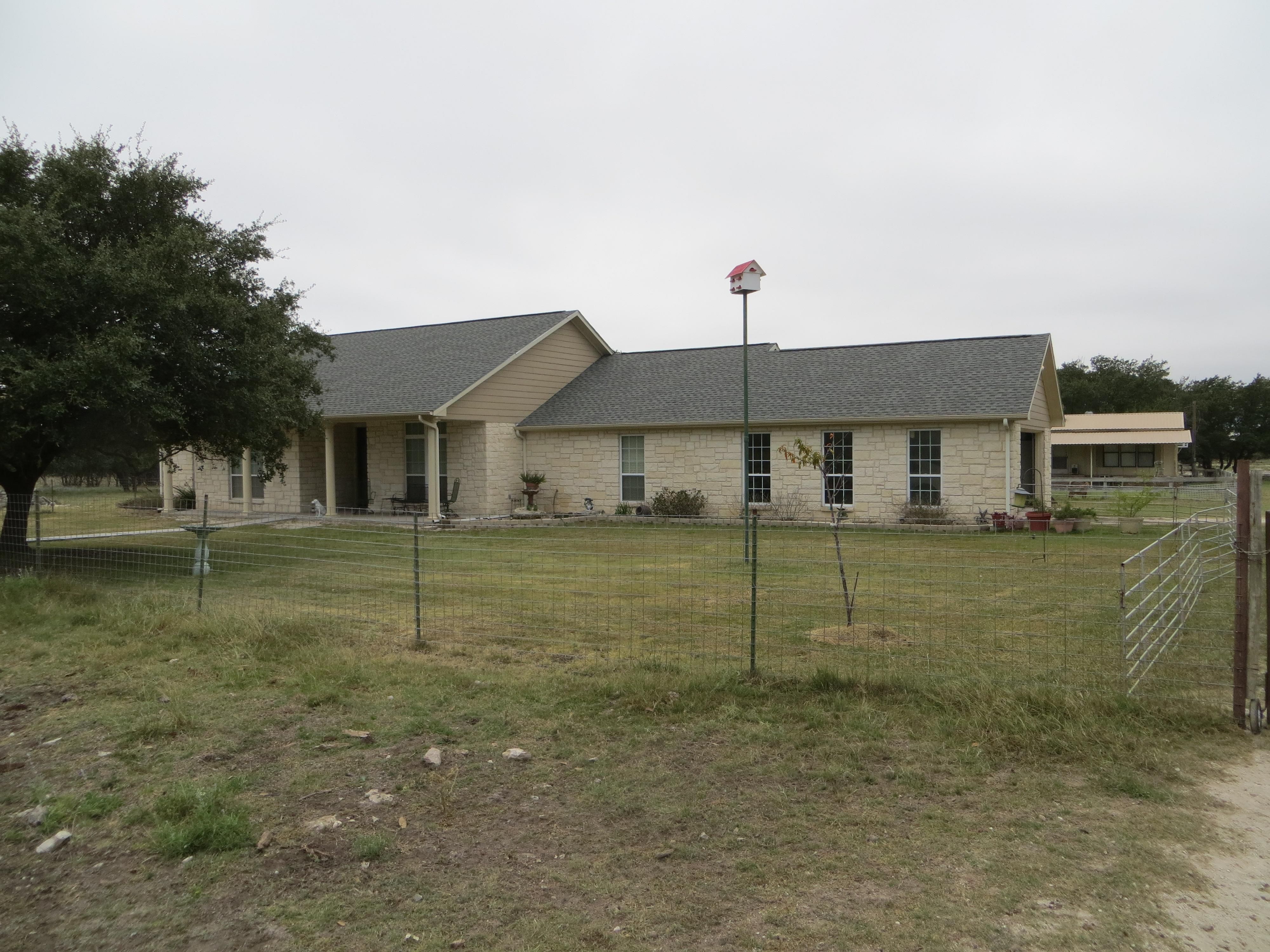 493 acres in Kimble County, Texas