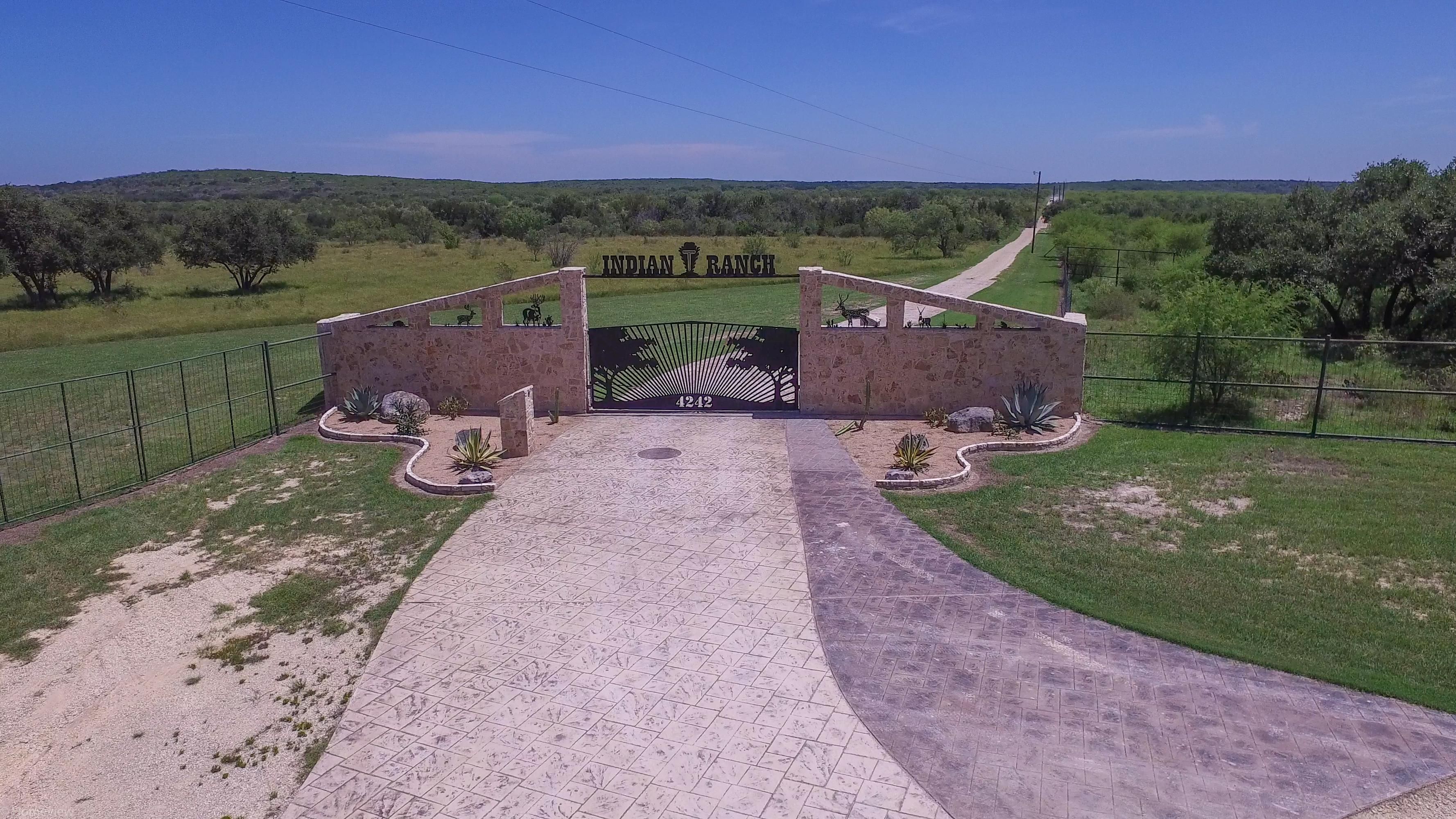 Rushing Estes Uvalde Texas - g1r1itq