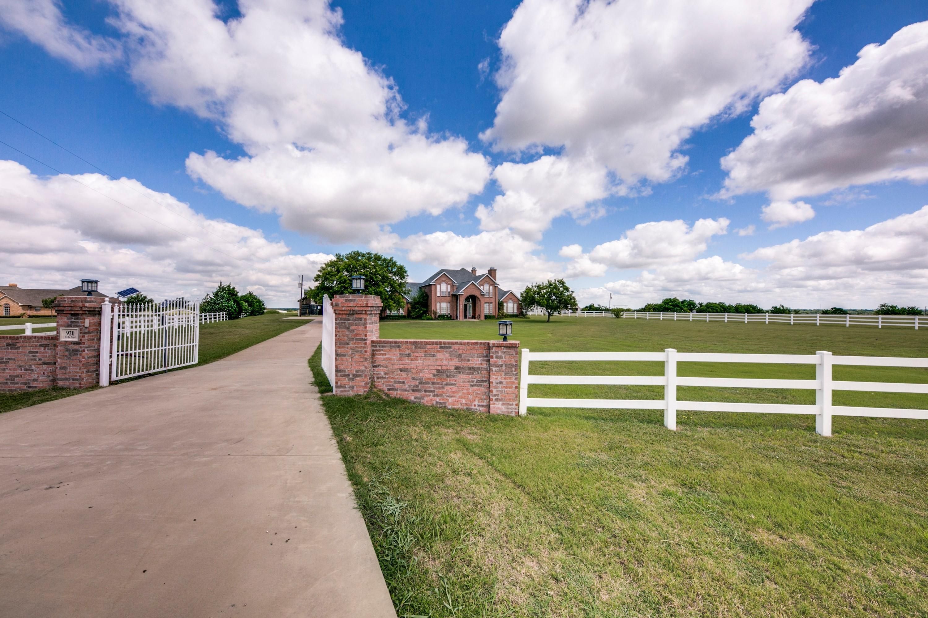 5.26 acres in Ellis County, Texas