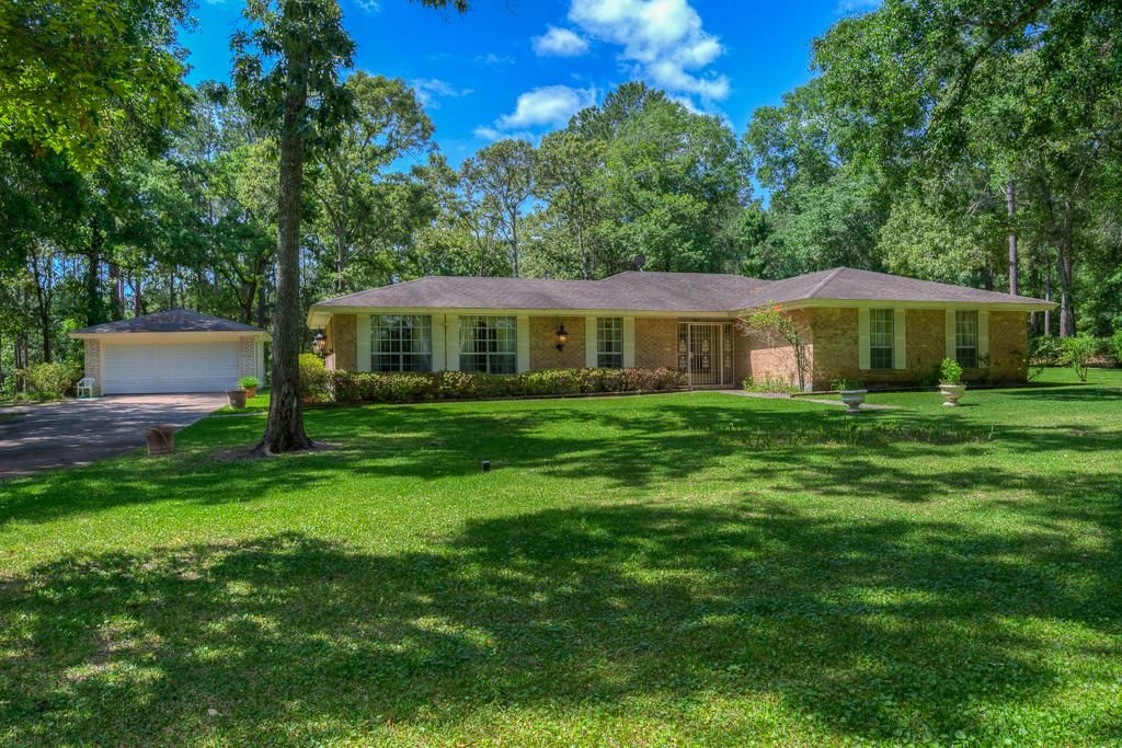 5 acres in Montgomery County, Texas