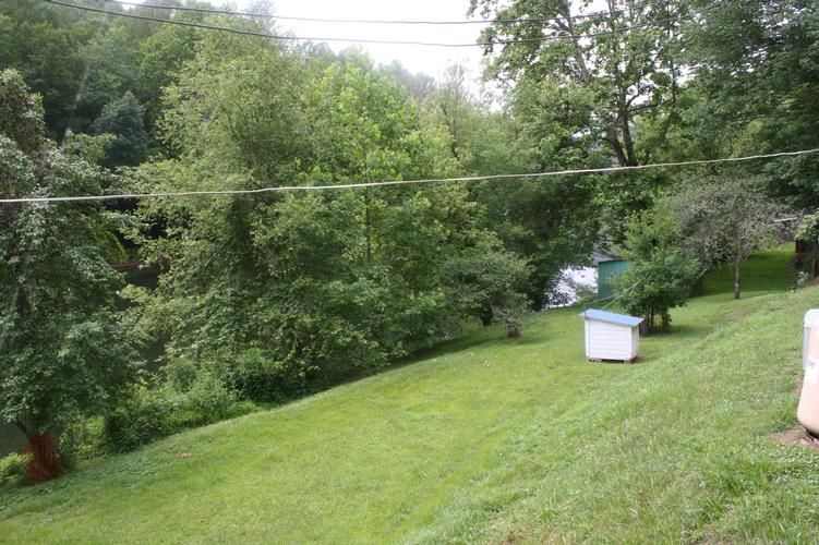 2.89 acres in Clay County, West Virginia