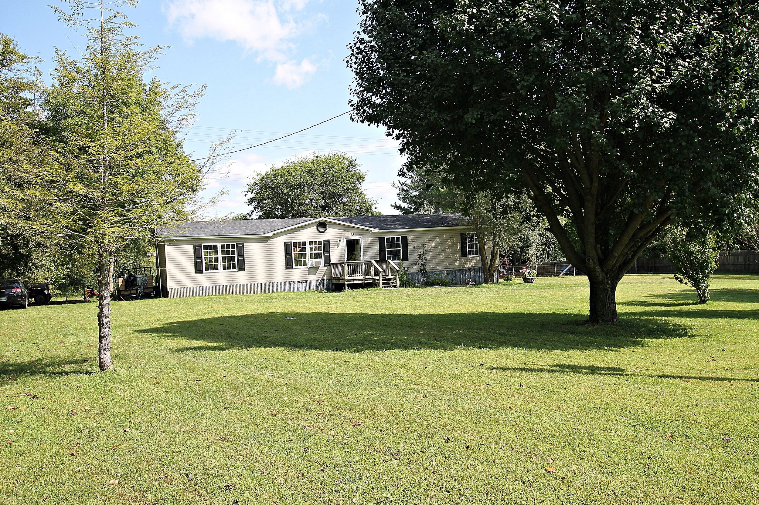 5 acres in Robertson County, Tennessee