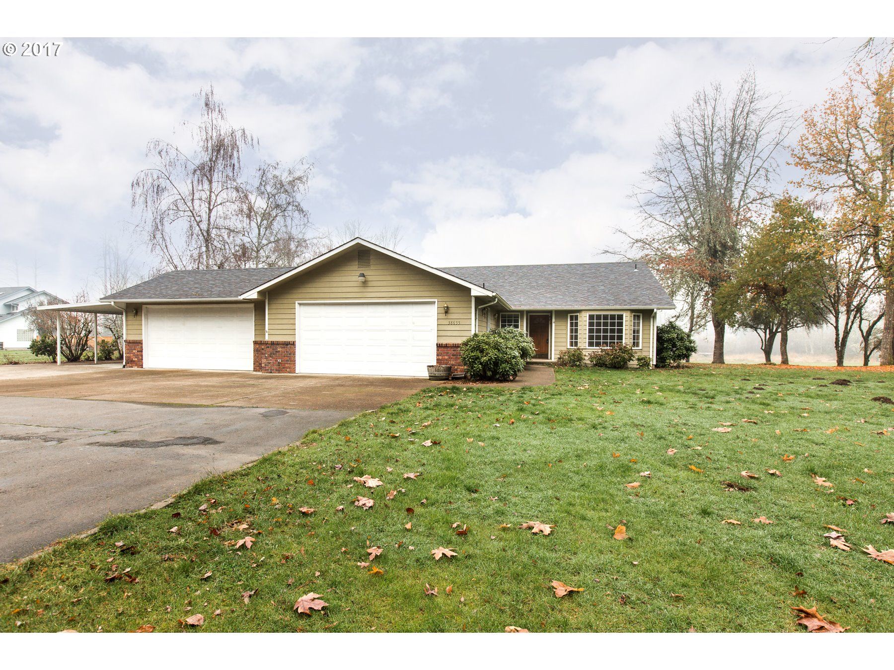 3.15 acres in Lane County, Oregon