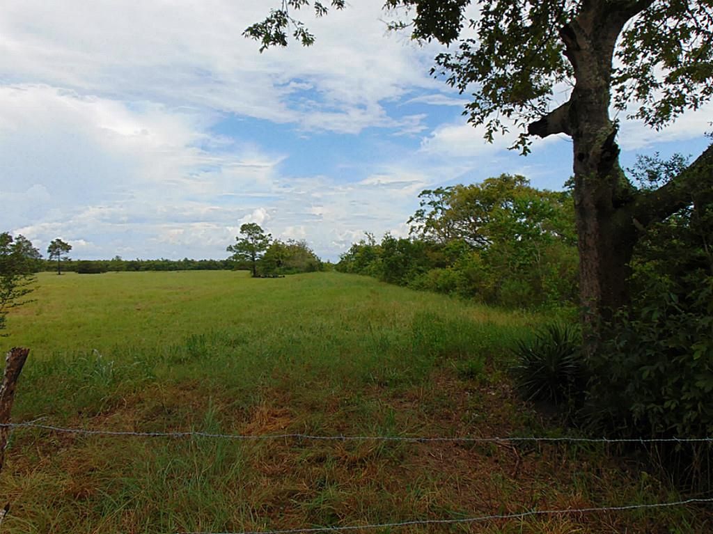 9.56 acres in Chambers County, Texas