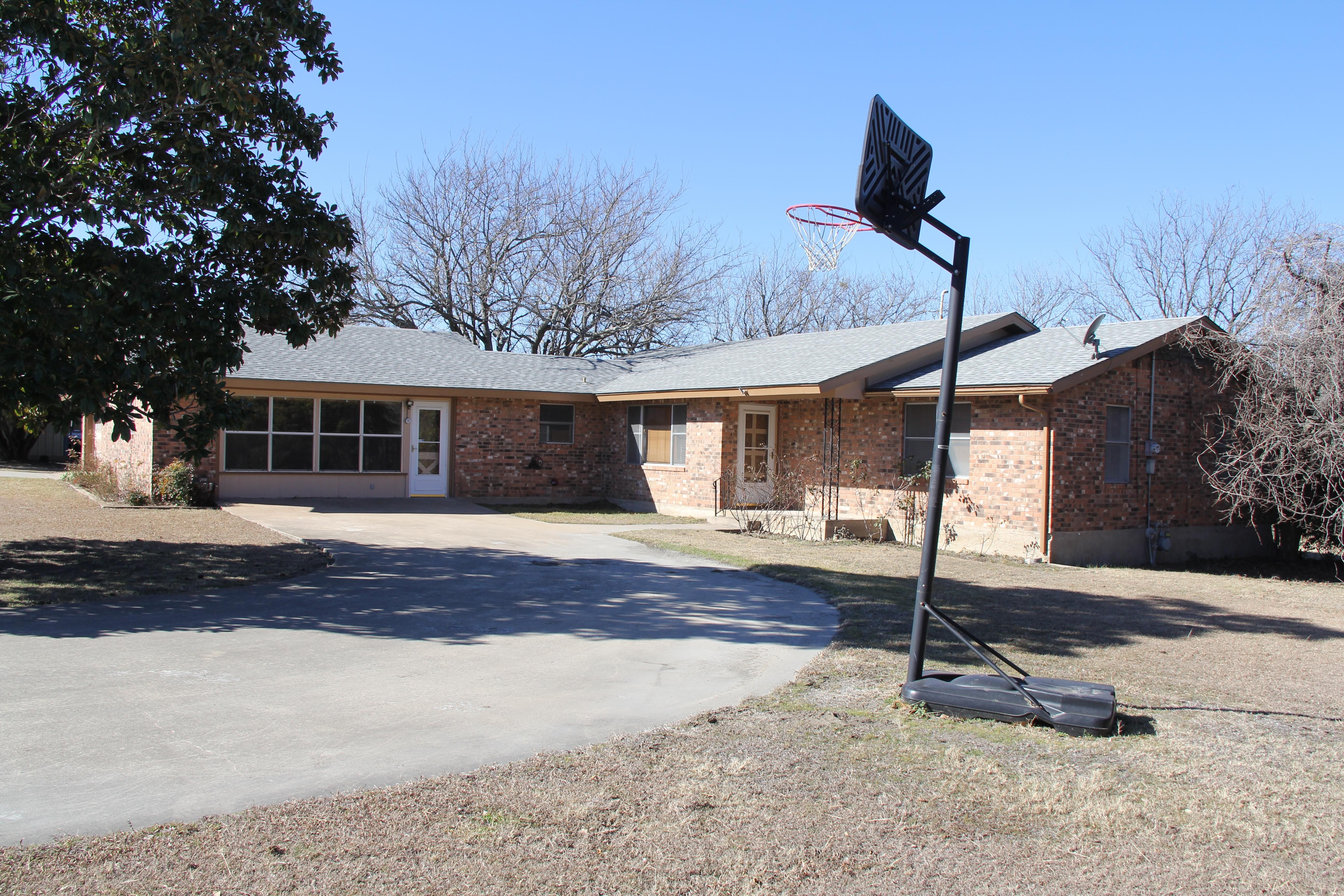 0.9 acres in Hamilton County, Texas