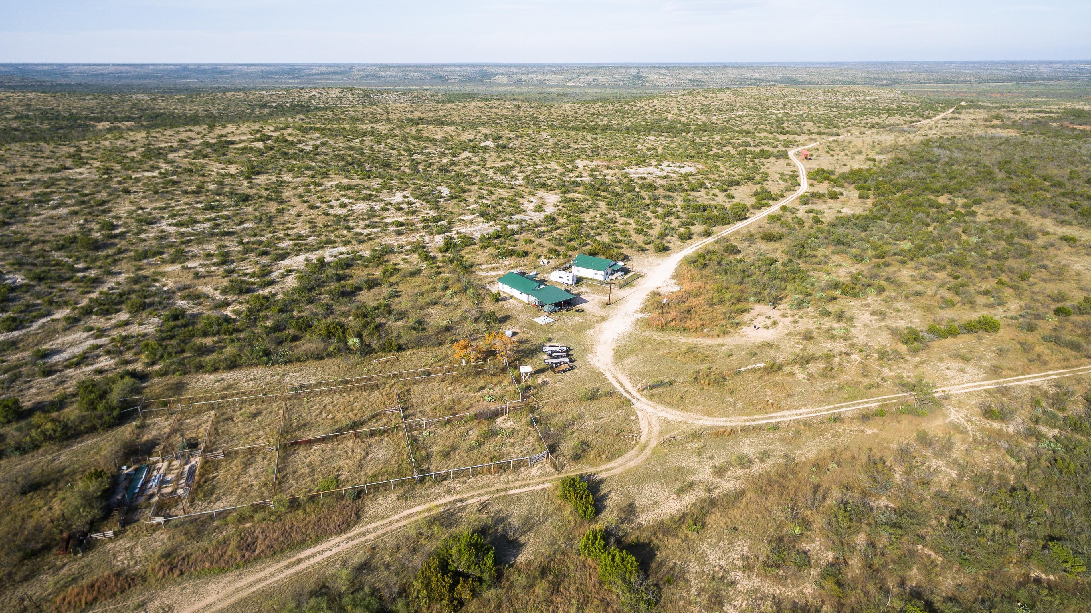 10-666-acres-in-terrell-county-texas