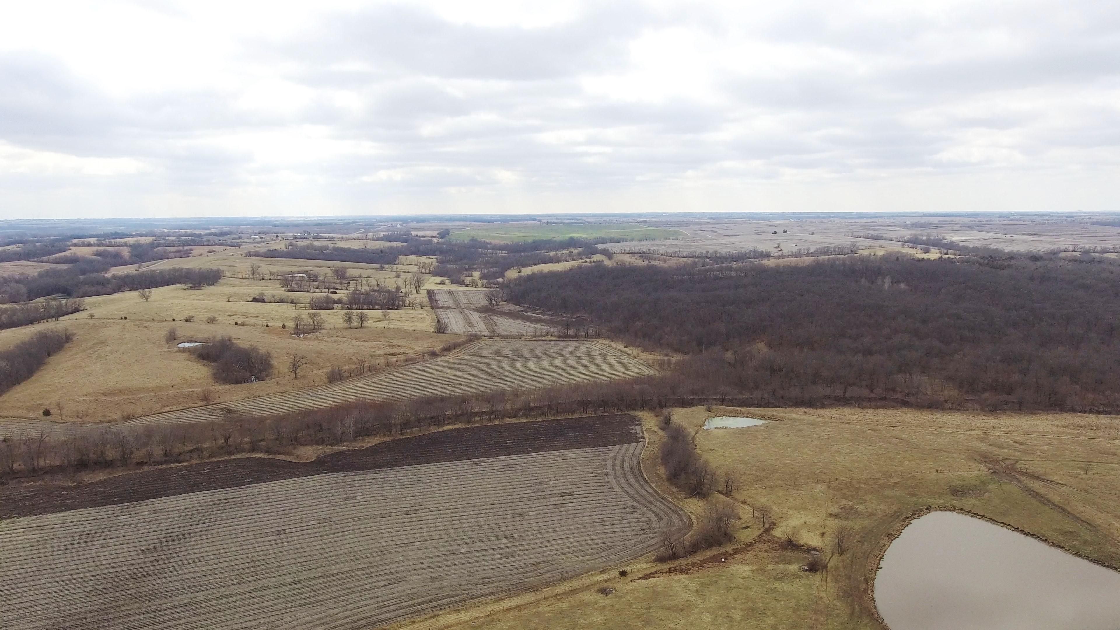 363 acres in Gentry County, Missouri