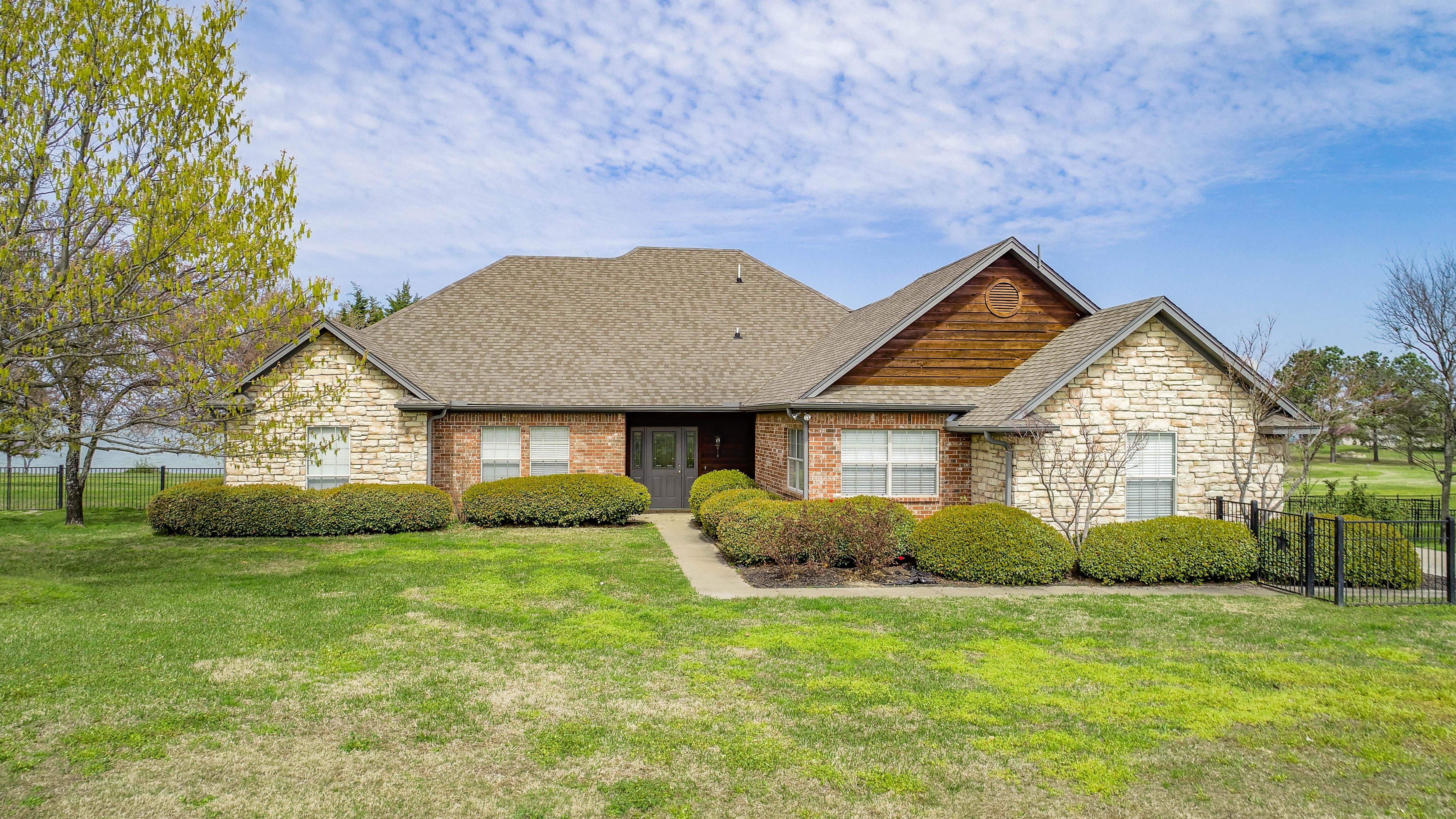 1.44 acres in Navarro County, Texas