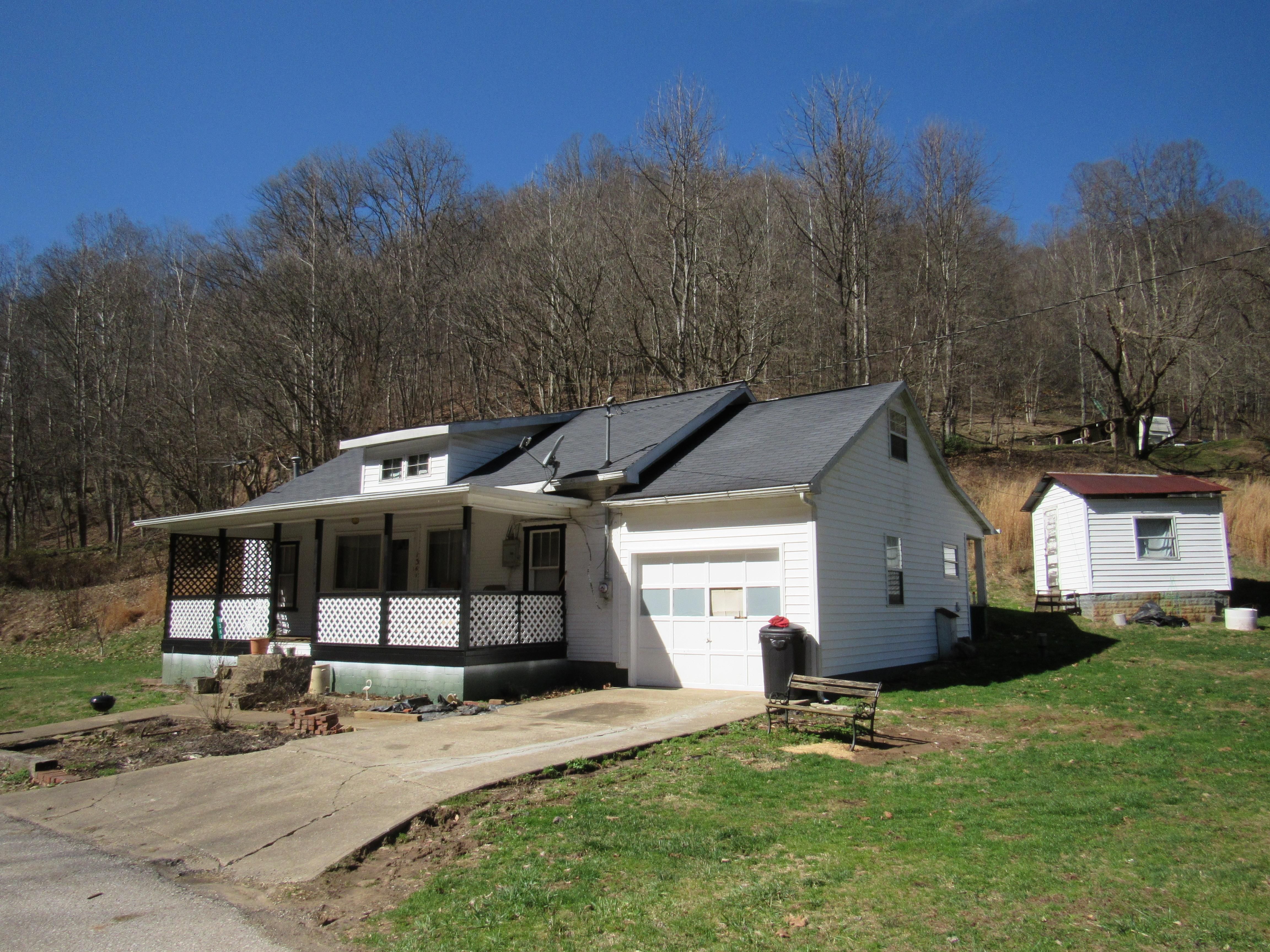 1.47 acres in Roane County, West Virginia