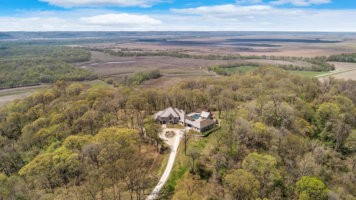 145 acres in Jersey County, Illinois