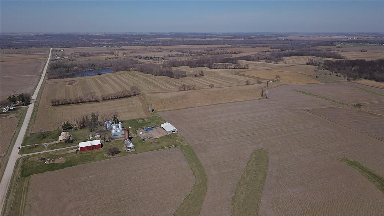 196 acres in Louisa County, Iowa