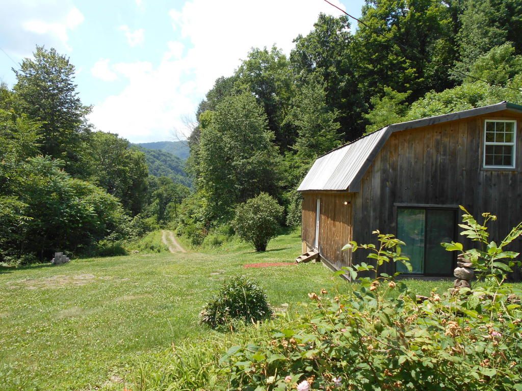 100 acres in Summers County, West Virginia