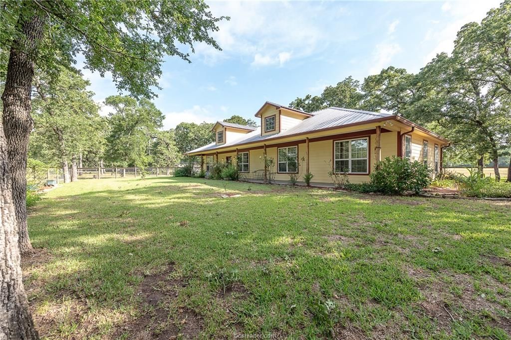 10.79 acres in Burleson County, Texas