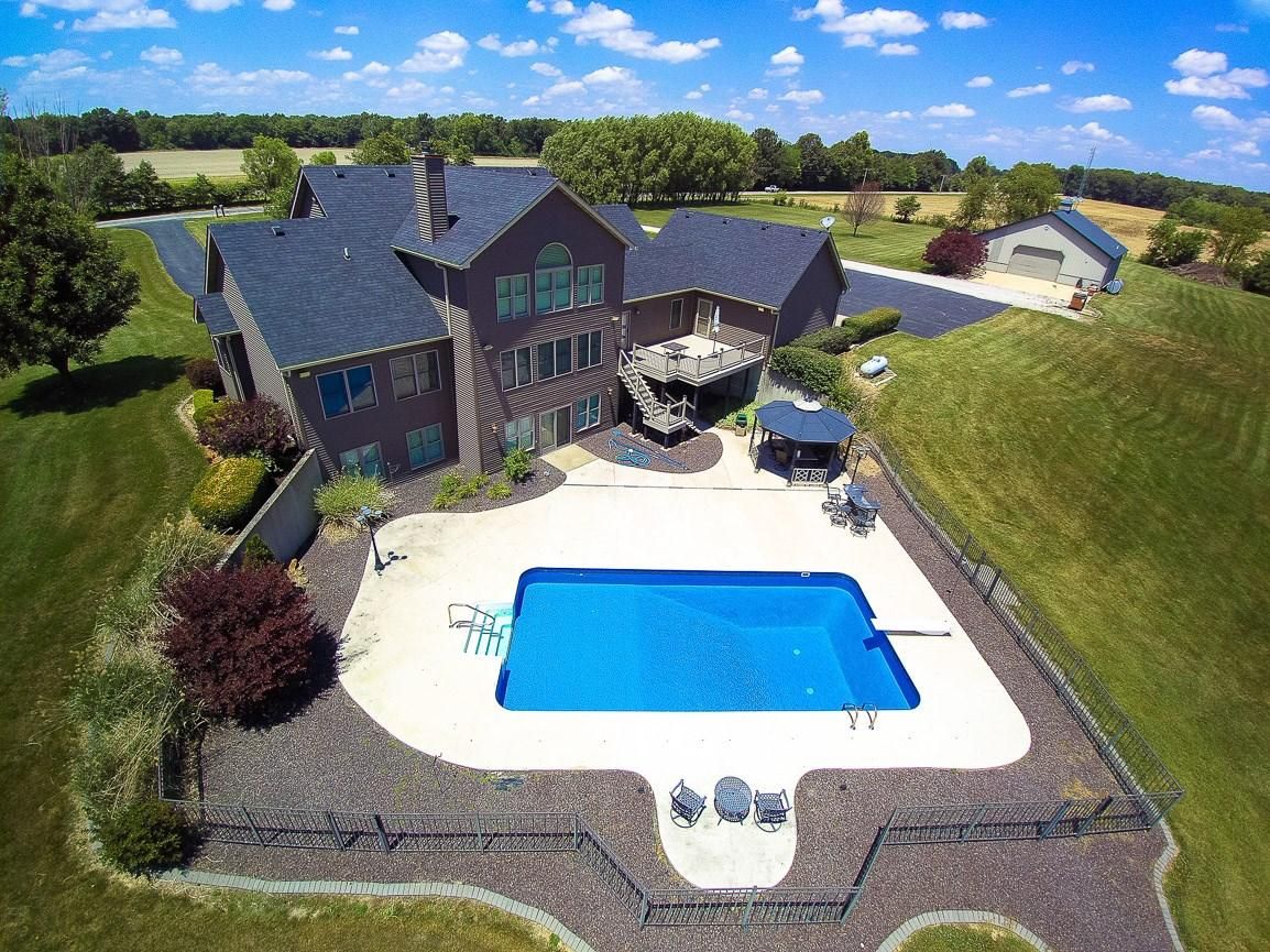 11 acres in Macoupin County, Illinois