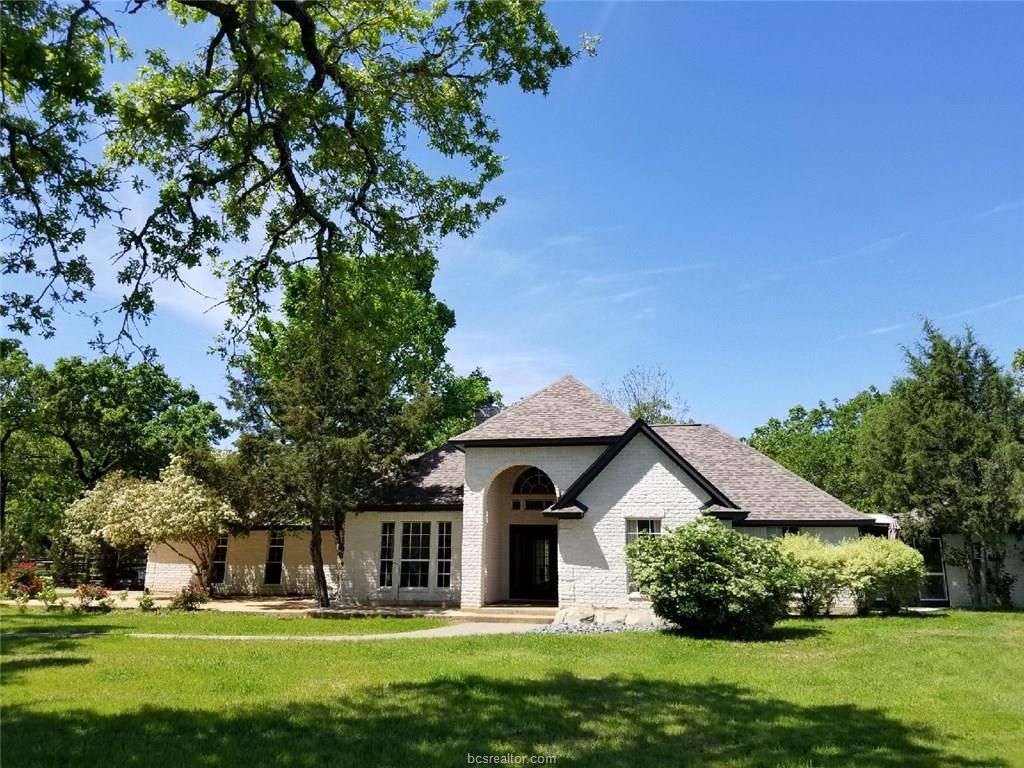 12.8 acres in Burleson County, Texas