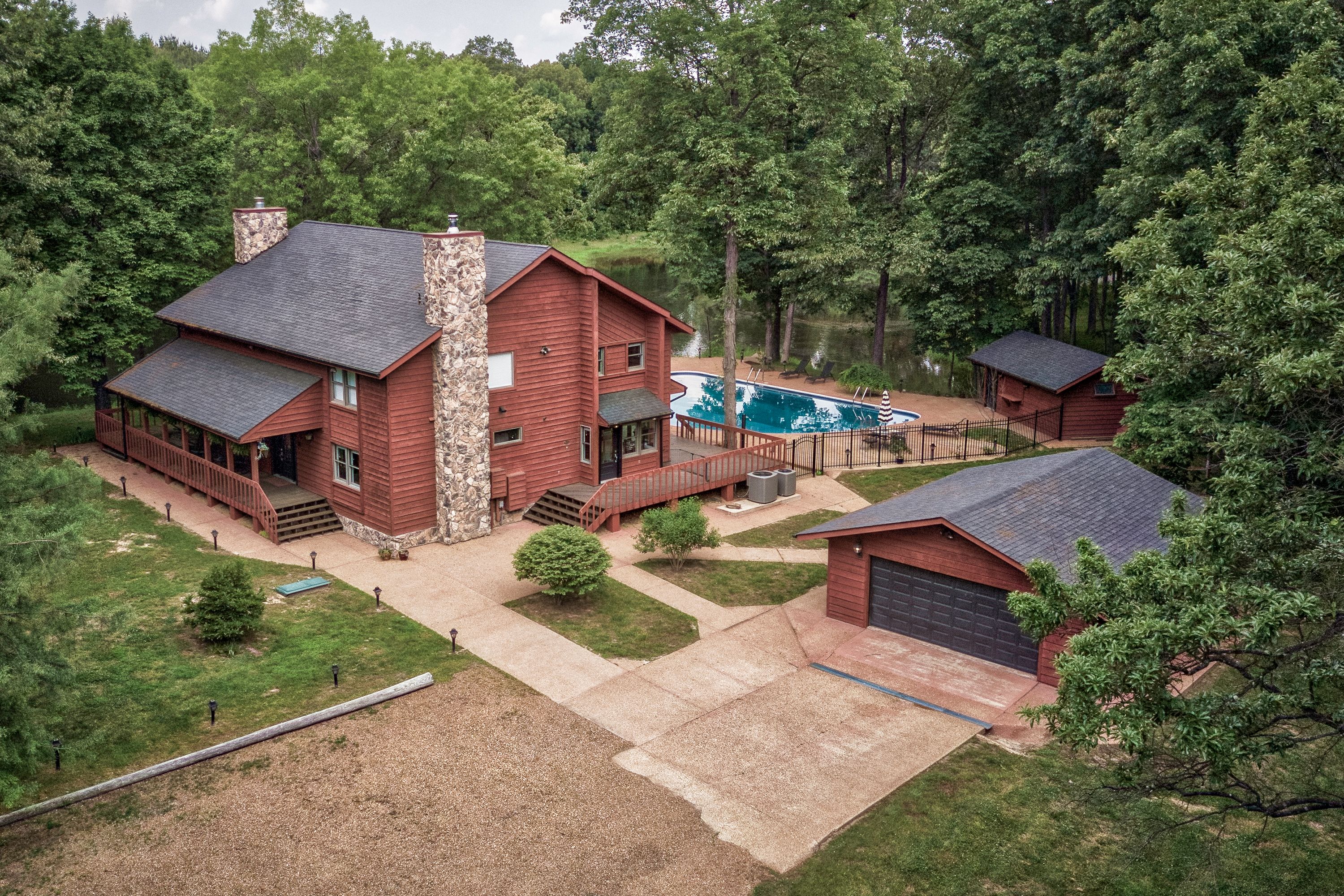 53 acres in Jefferson County, Illinois