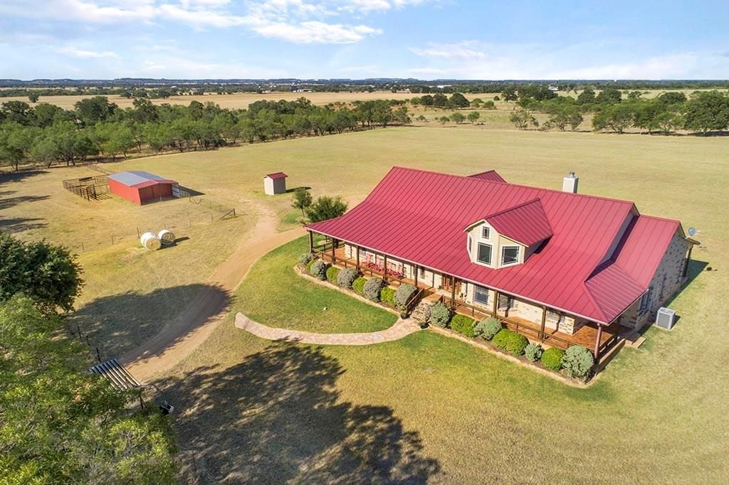 27.7 acres in Gillespie County, Texas