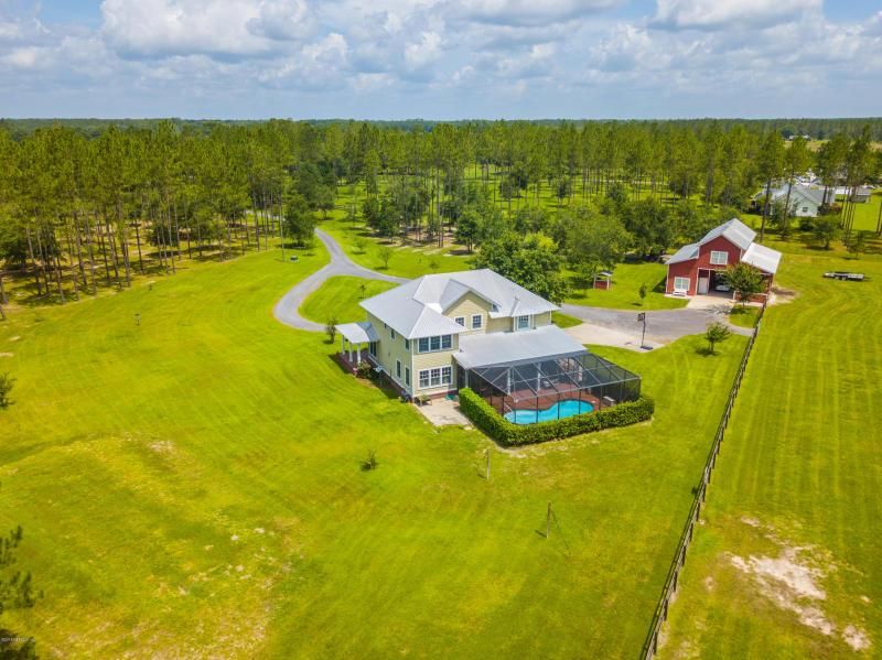 10.02 acres in Baker County, Florida