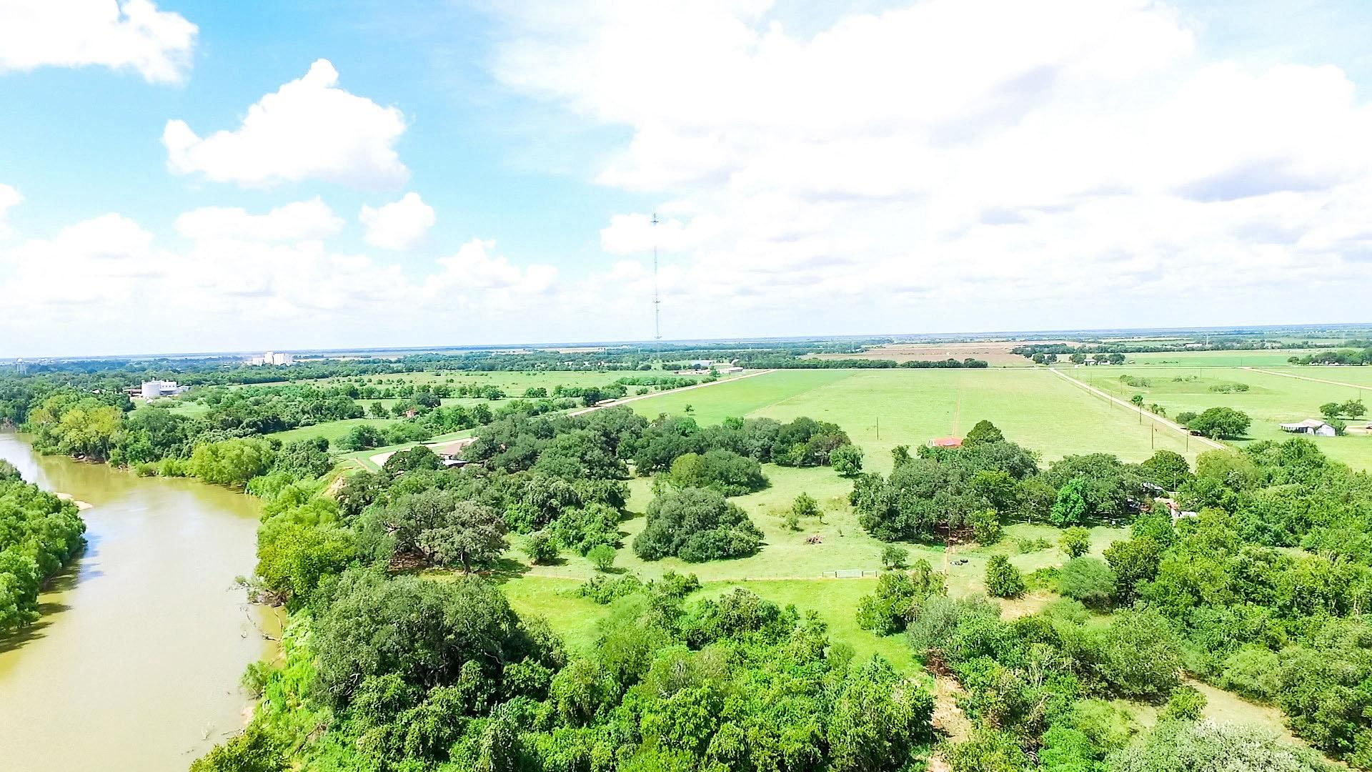 26.78 acres in Colorado County, Texas