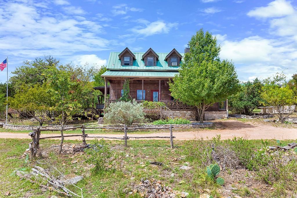 25.62 acres in Kendall County, Texas