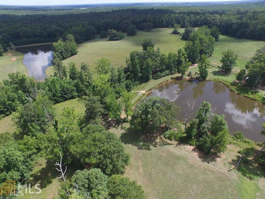 10 acres in Coweta County,