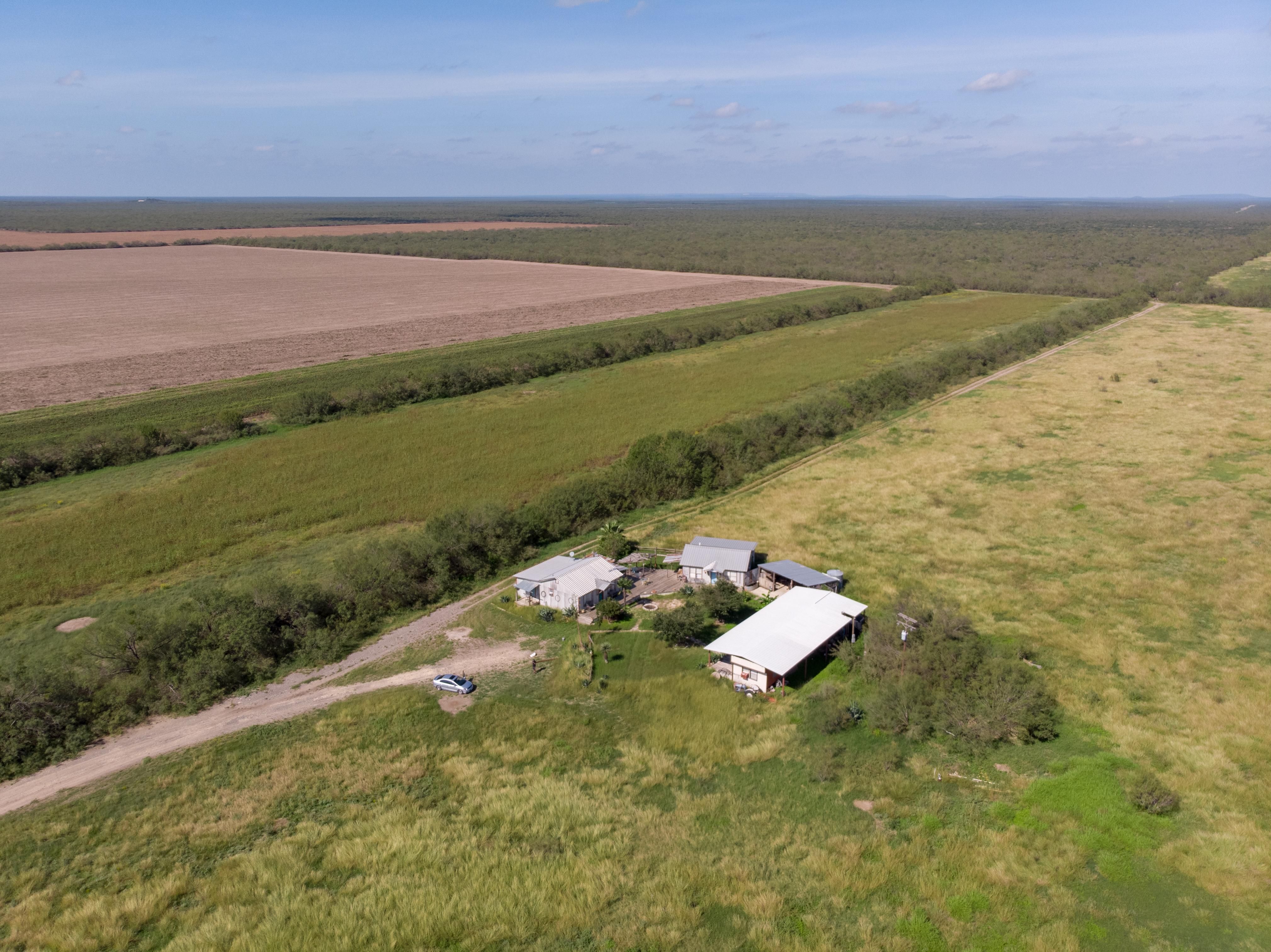 475 acres in Zavala County, Texas