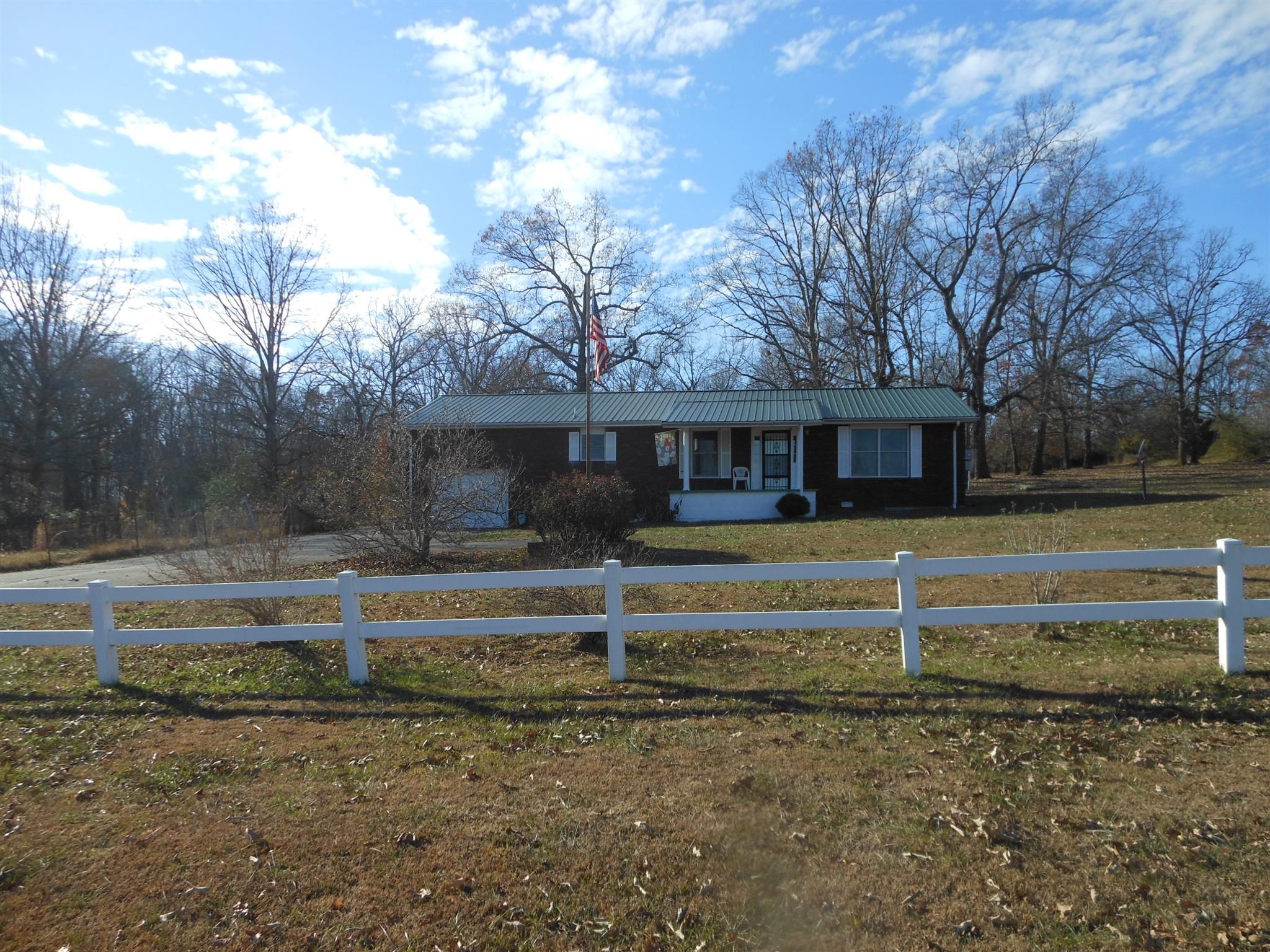 16.87 acres in Dickson County, Tennessee