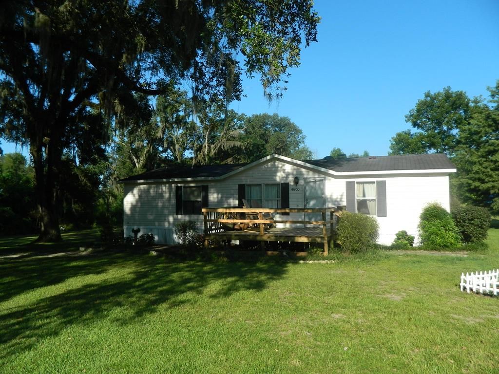 10 acres in Brooks County,