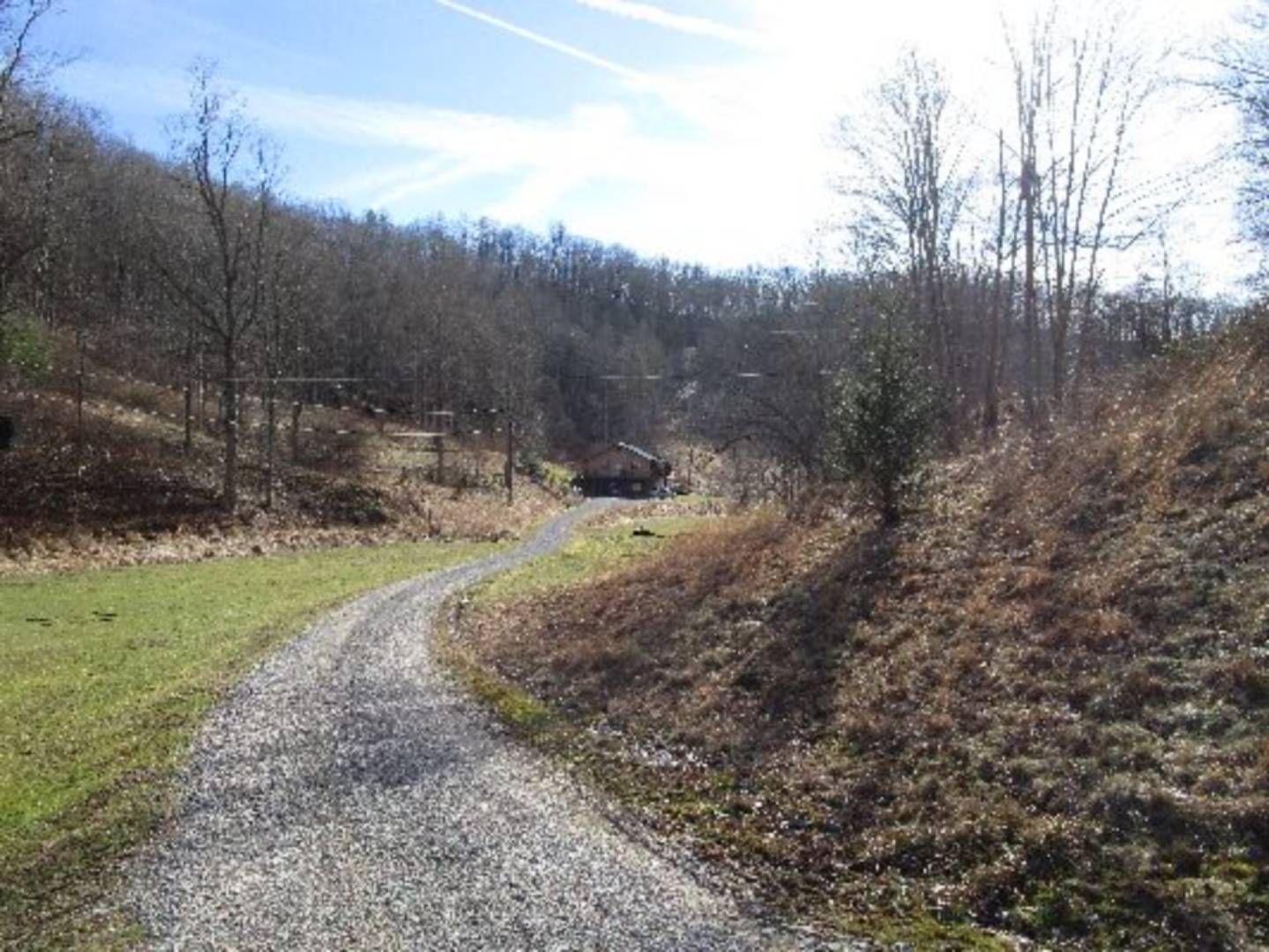 27.74 acres in Gilmer County, West Virginia