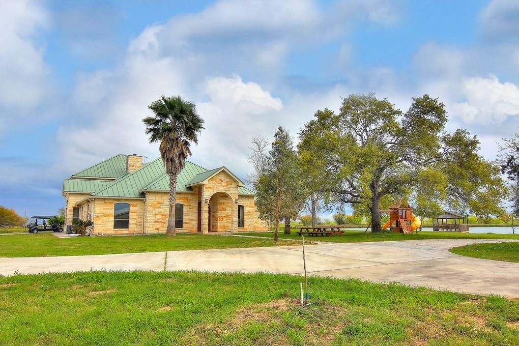 1,000 acres in Duval County, Texas