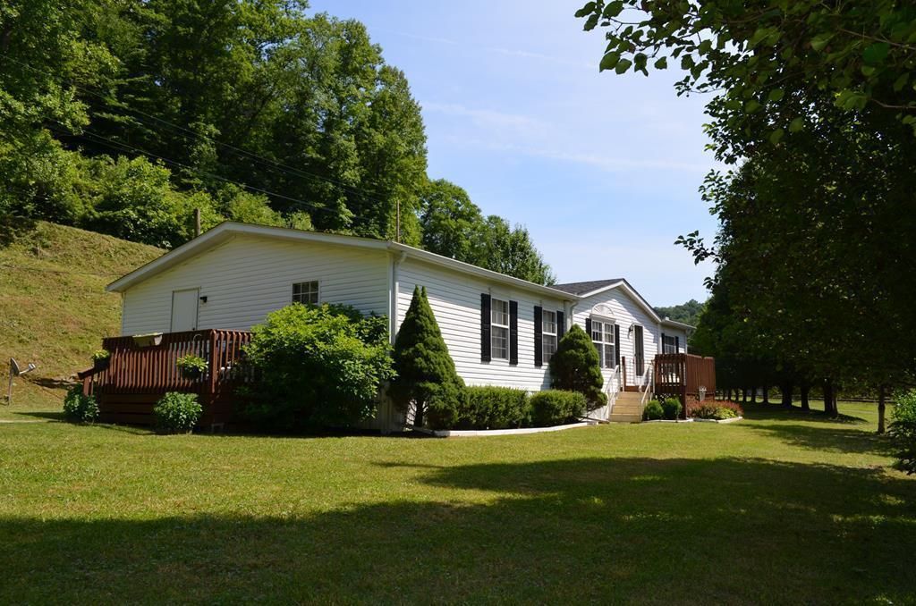 8 acres in Floyd County, Kentucky