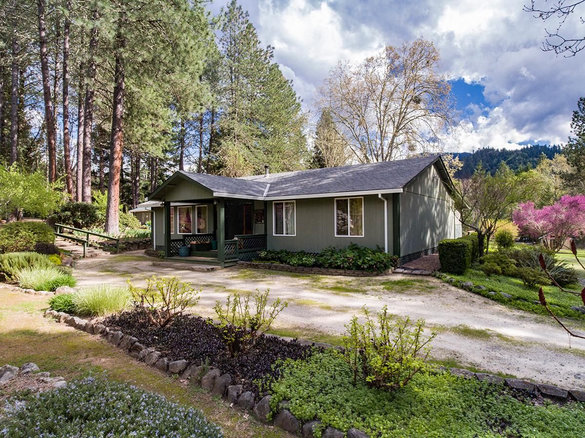 8.24 acres in Josephine County, Oregon