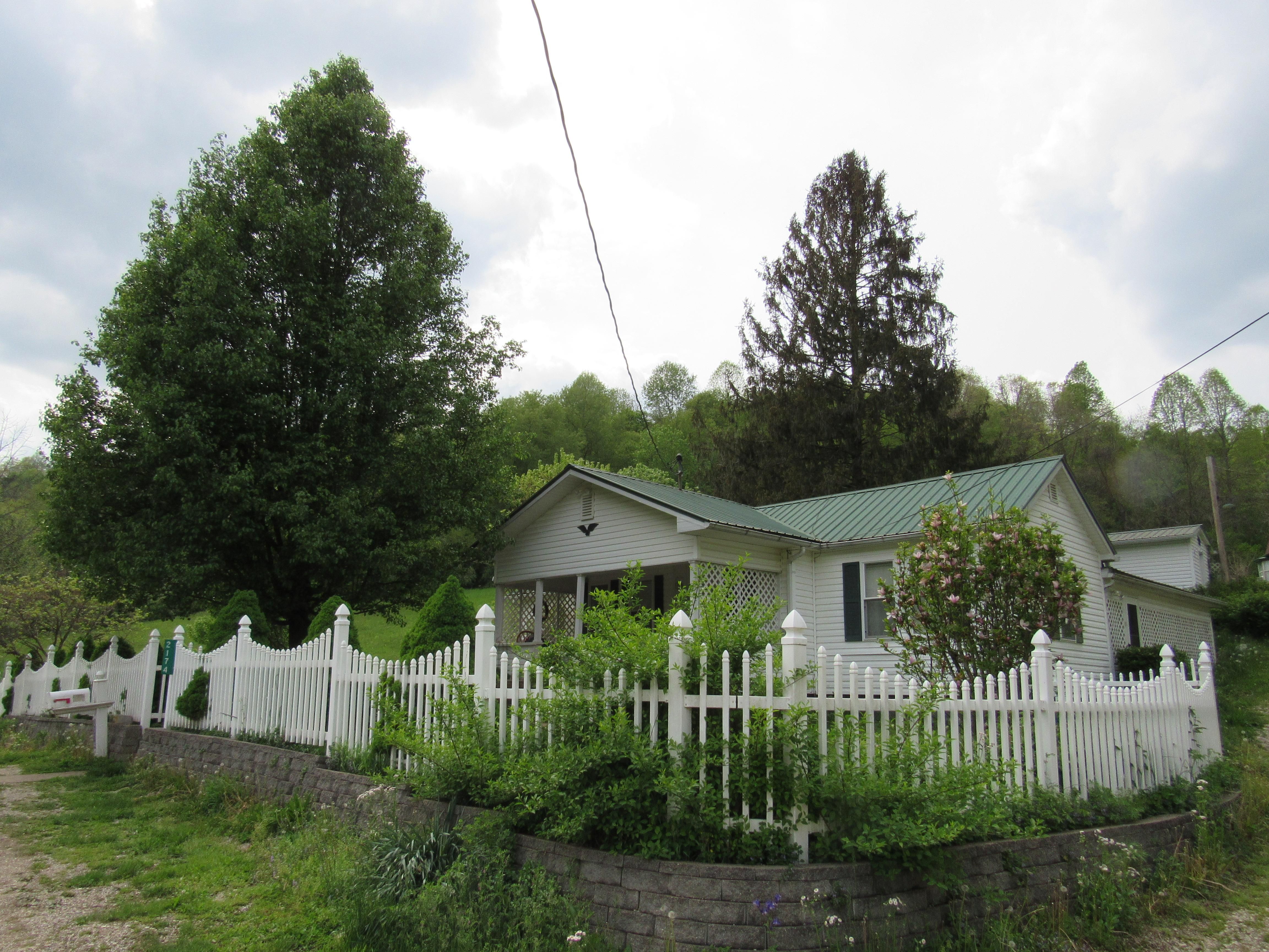 28 acres in Roane County, West Virginia