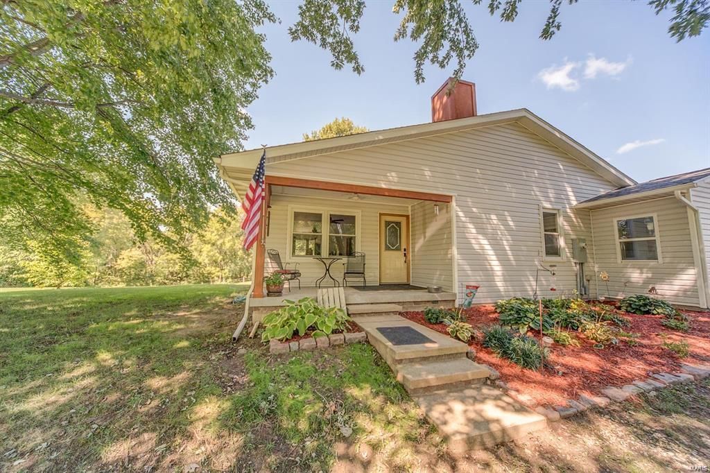 10.5 acres in Macoupin County, Illinois