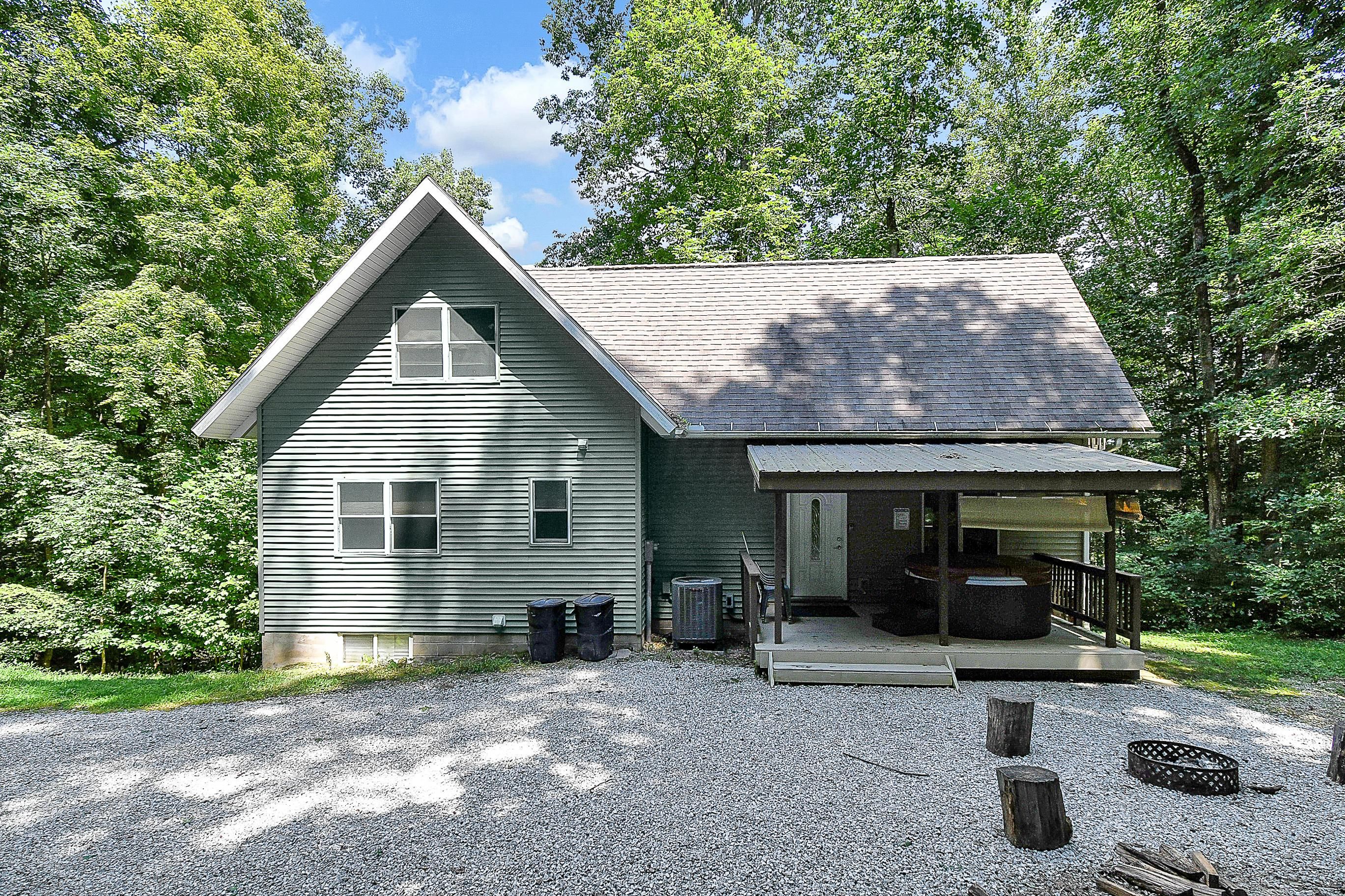 1.64 acres in Hocking County, Ohio