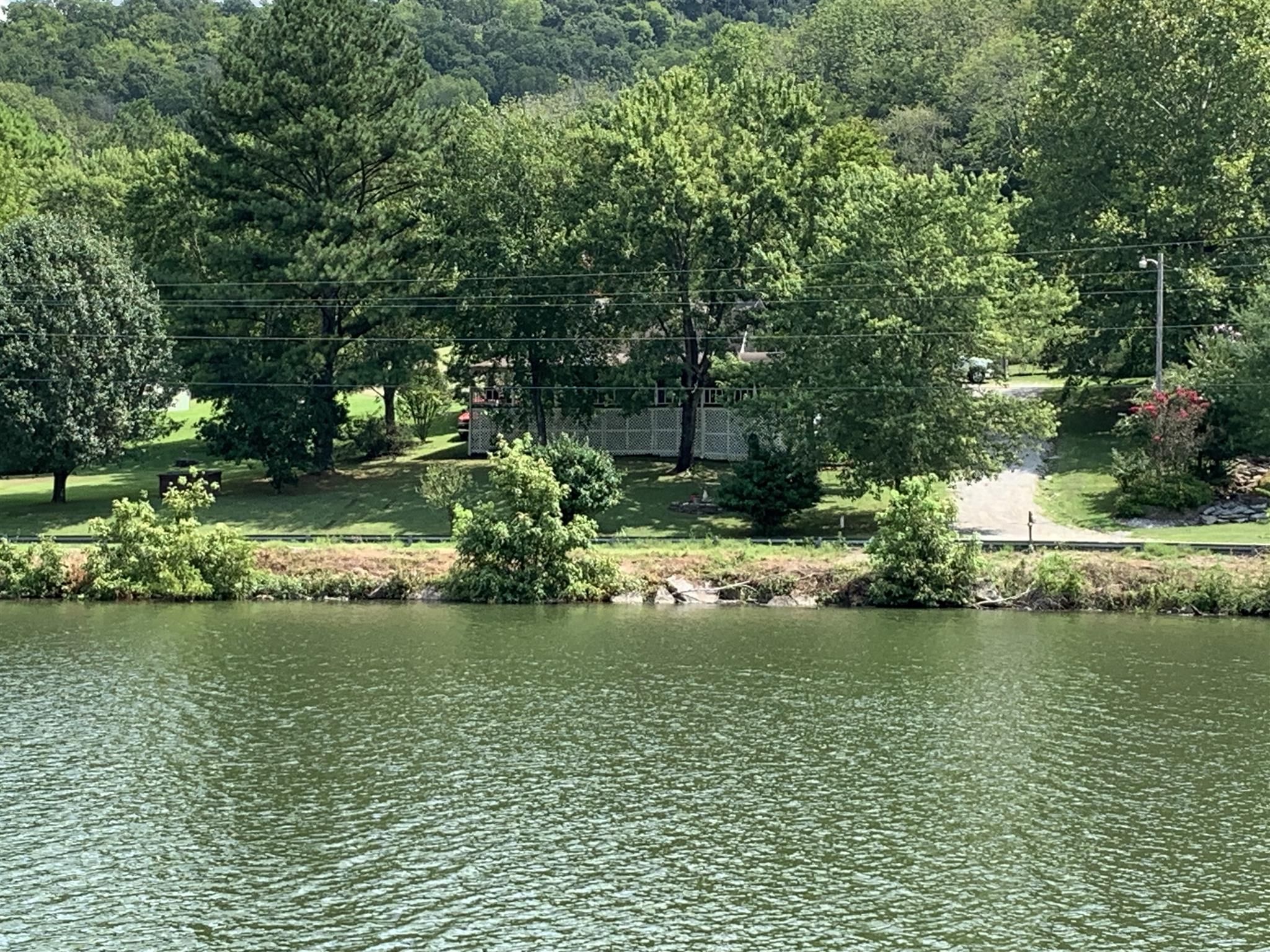 1.1 acres in Smith County, Tennessee