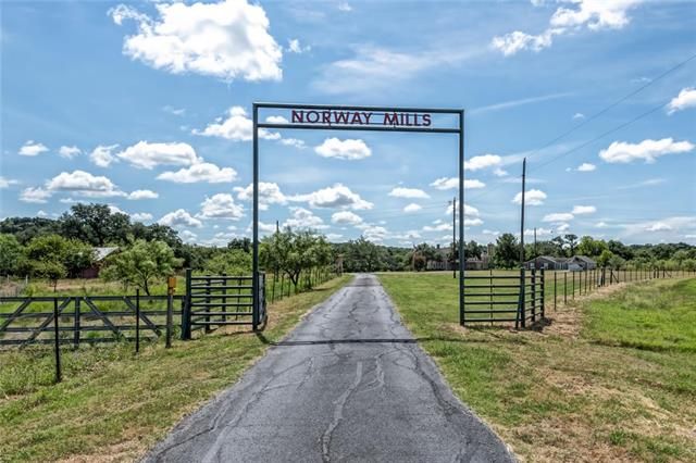 305 acres in Bosque County, Texas