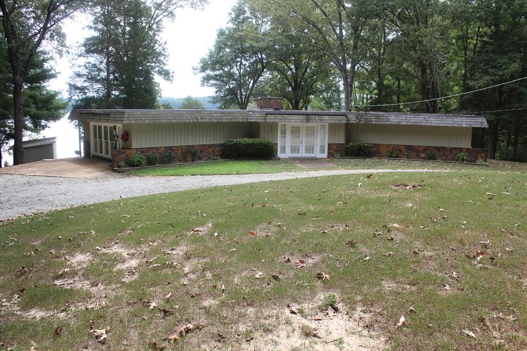 1.5 acres in Benton County, Tennessee