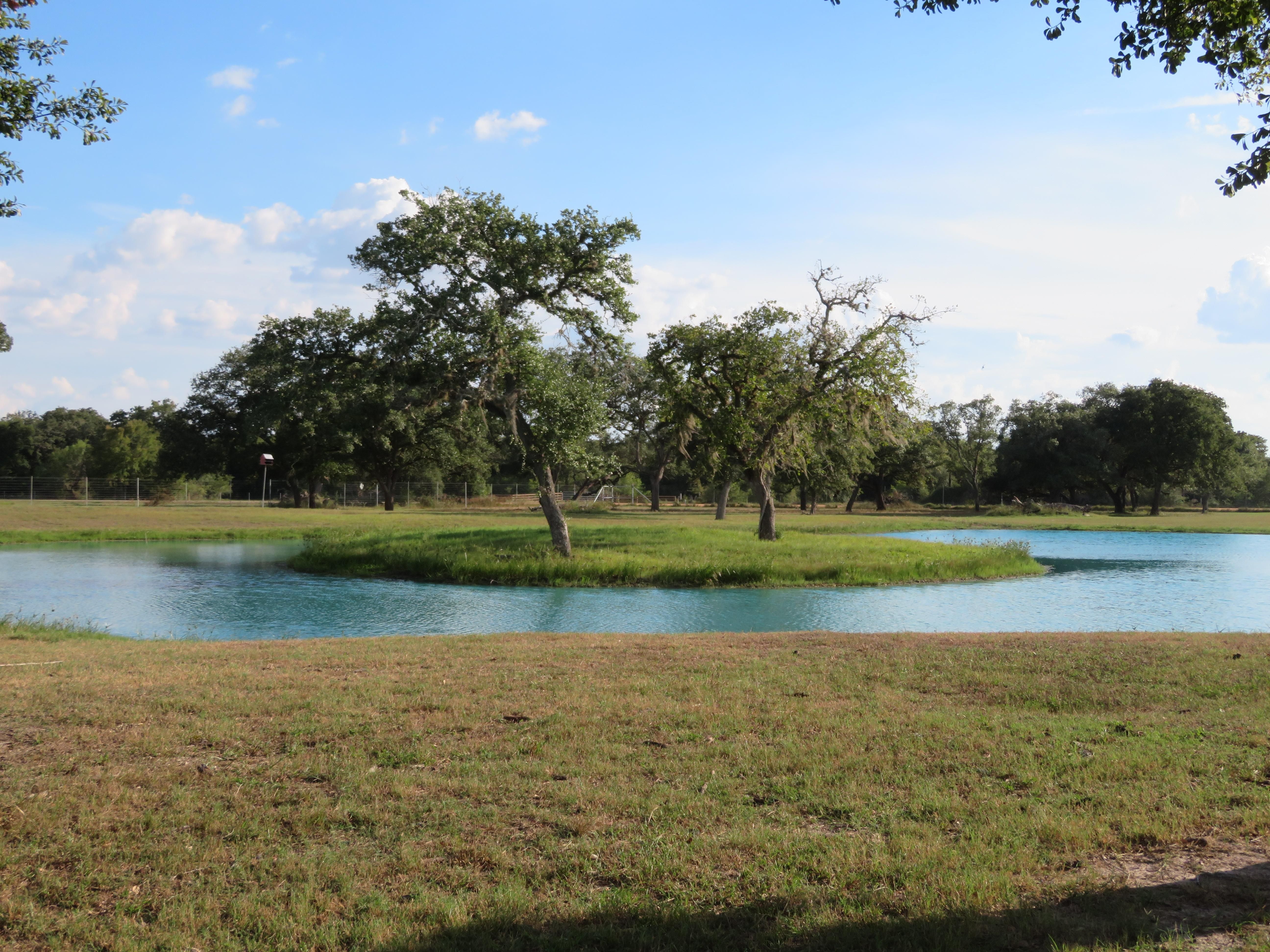 141.59 acres in Jackson County, Texas